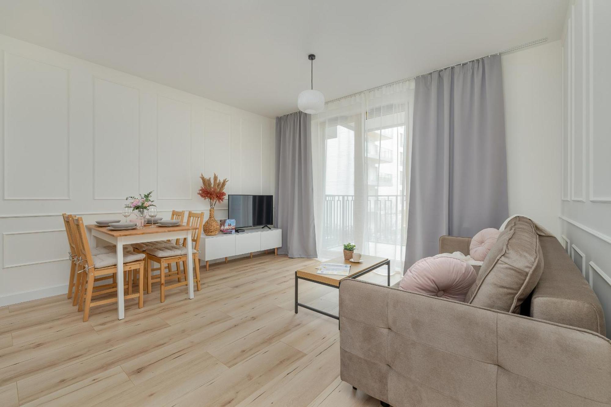 Cozy Apartment Orawska With Balcony By Noclegi Renters Krakow Luaran gambar