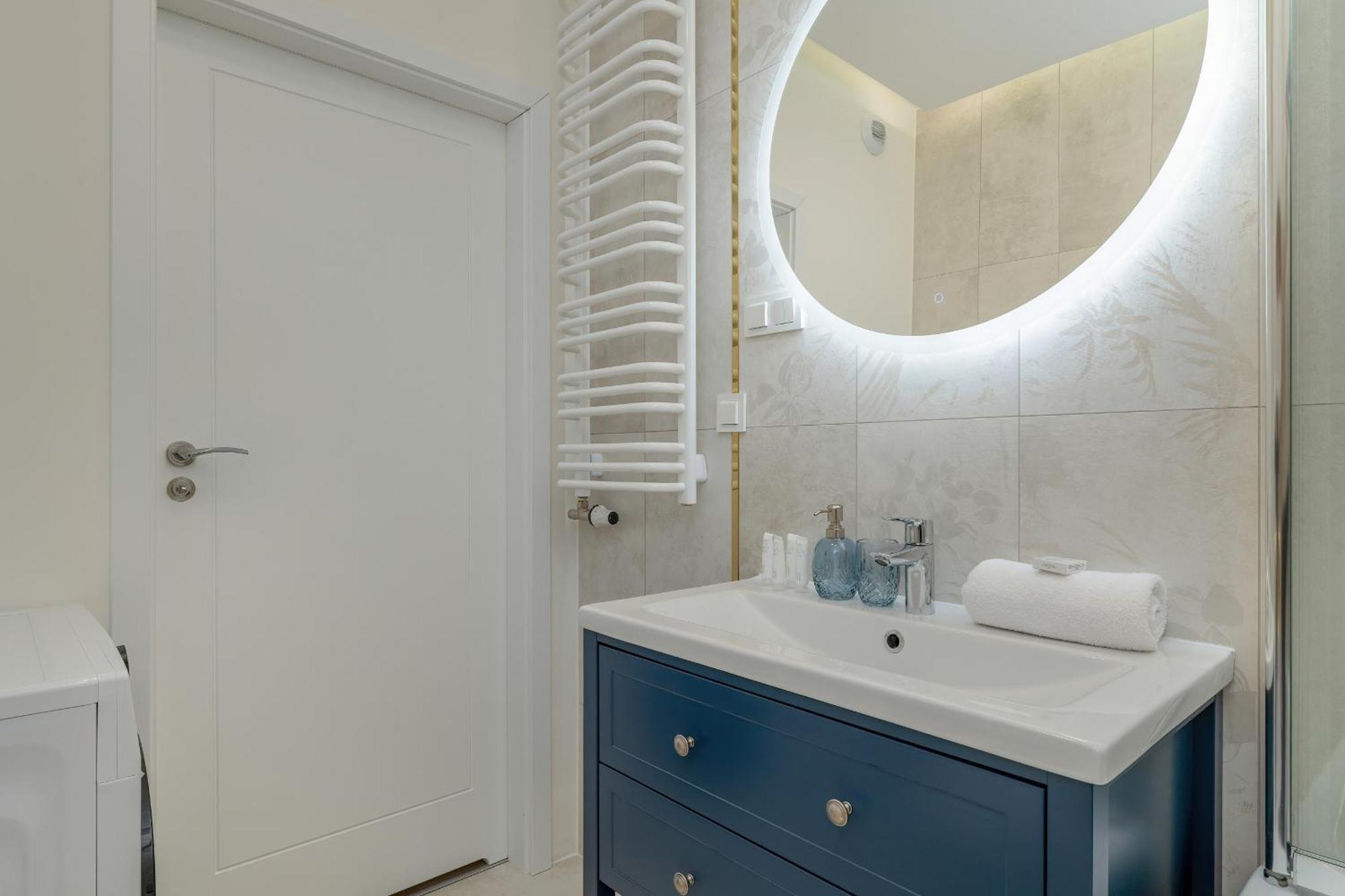 Cozy Apartment Orawska With Balcony By Noclegi Renters Krakow Luaran gambar